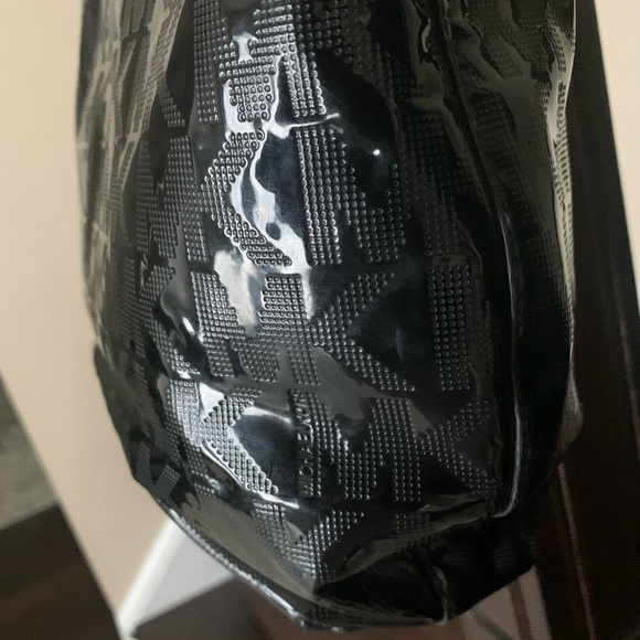 MICHAEL KORS PATENT LEATHER BAG - Picture 12 of 15